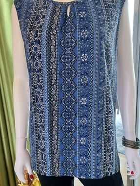 NorthStyle Blue Floral Trim Sleeveless Tunic. Size L